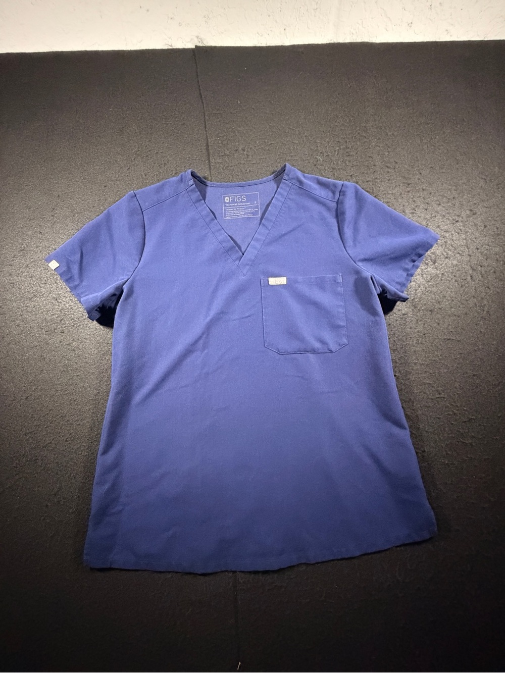 FIGS Navy blue scrub set - Picture 7 of 13